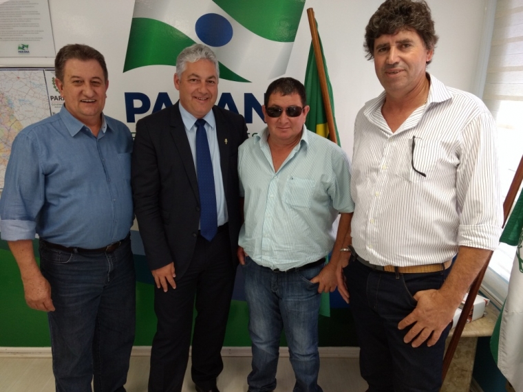 Secretaria de Esportes do Paraná, entrega kit esportivo para Município de Nova Laranjeiras.